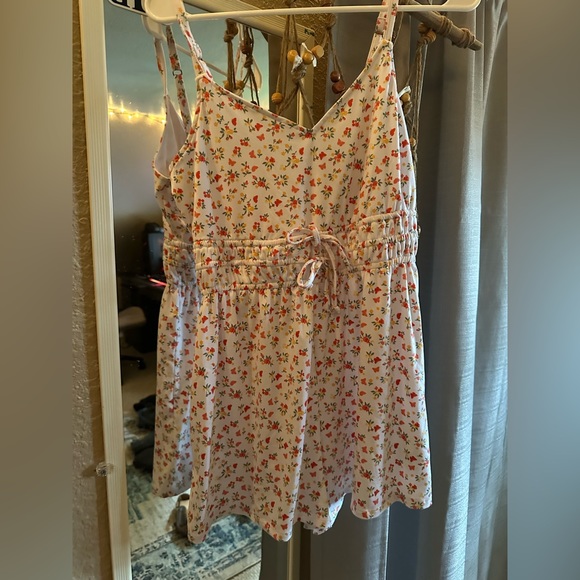 Romper - Picture 2 of 4